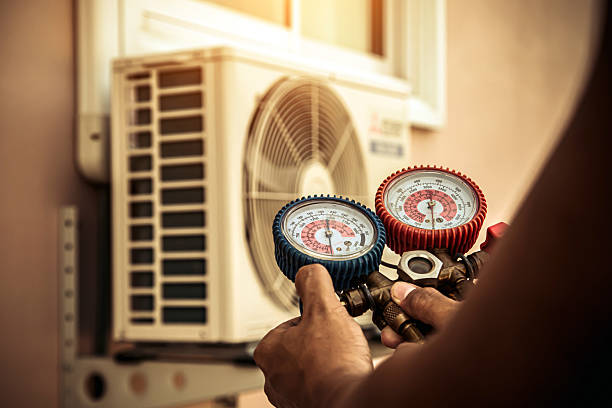 Professional Ac Installation technician working in Woodside, PA
